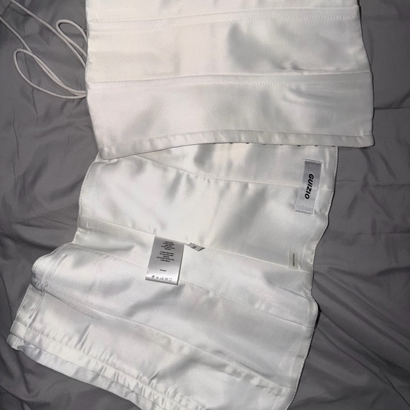 Guizio Satin Corset in White - Picture 4 of 4